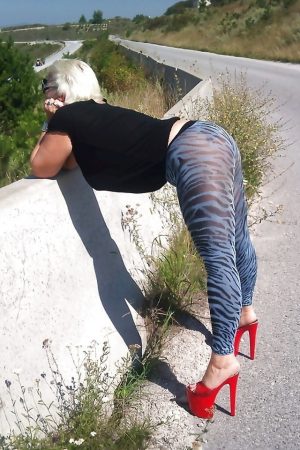 Si tu sais faire des câlins sans chichi Manon - rencontre-MILF-La Ciotat